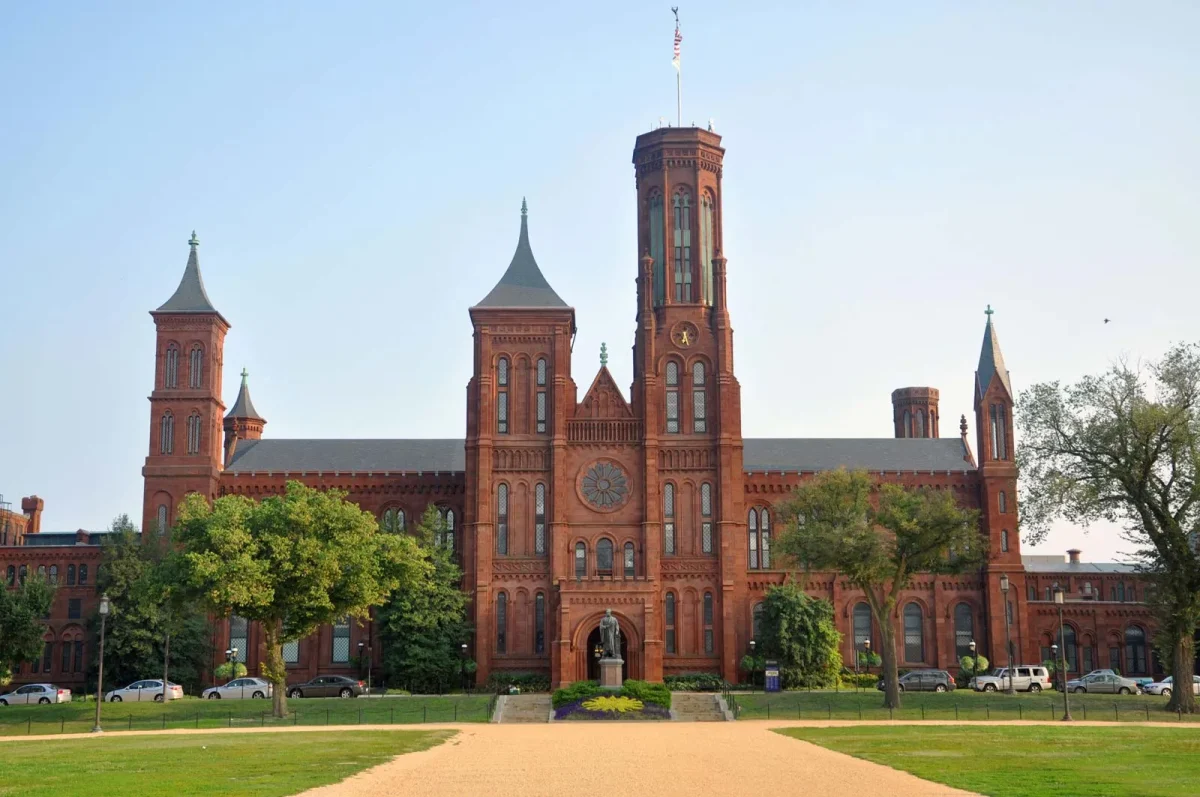 Trump reviews Smithsonian Museums to align with americanism